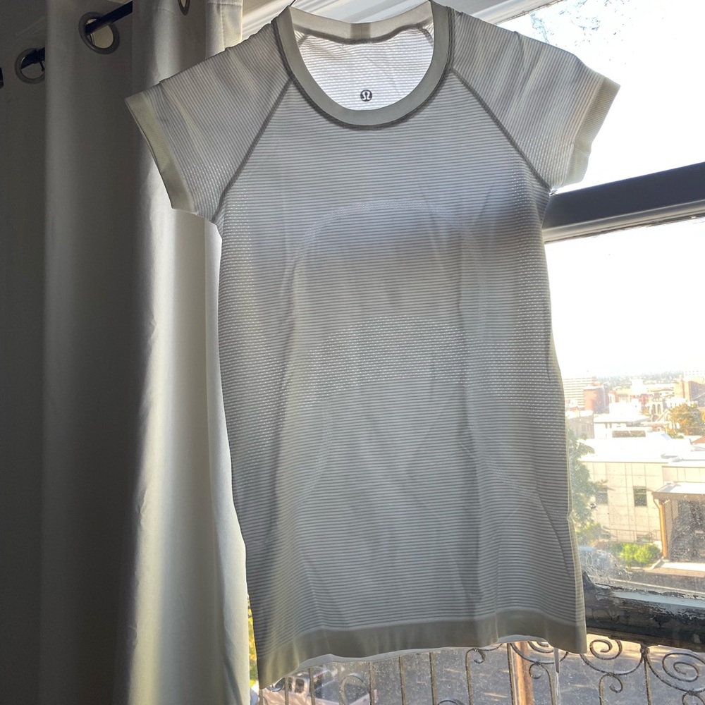 Lululemon Swiftly Tech Running Tee - image 4